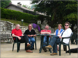 Auf der Terasse des Baita Tosca, v.l. Helmut Q., Paul Gierlach, Ludger Dge, Eva Q., Birgit Drge; Foto HQ