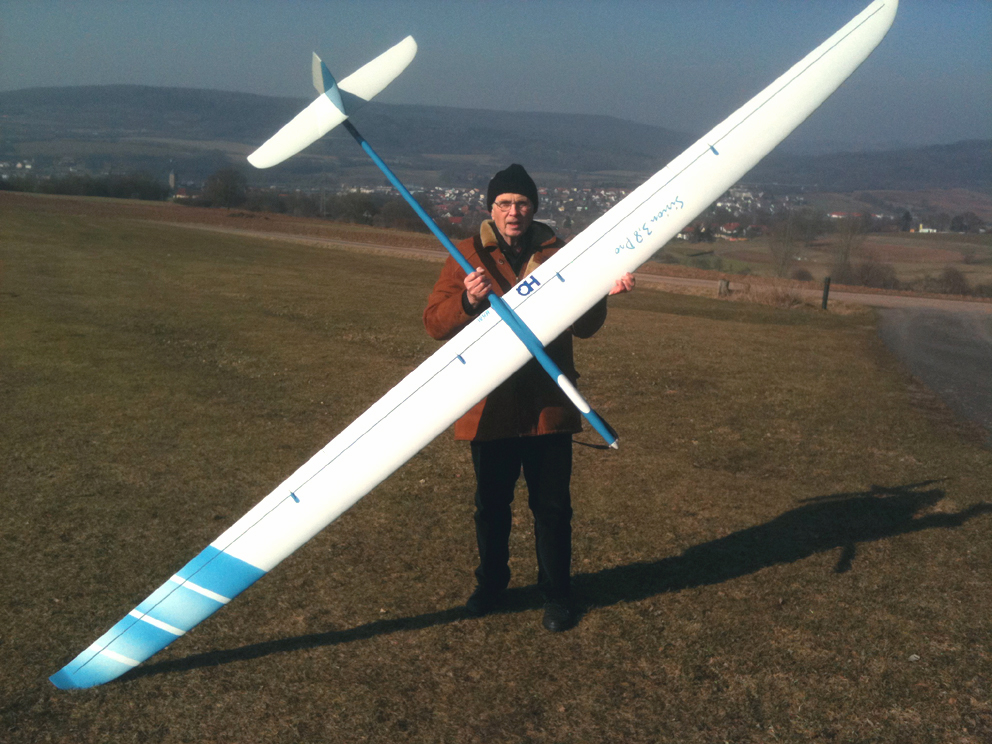 Der Autor mit Sirion Elektroversion vorm Jungfernflug, 2.3.2011